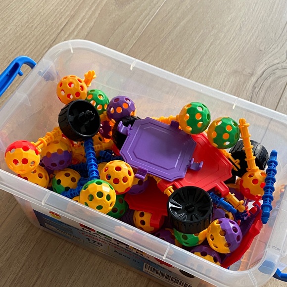 FREE Construction Engineering Building Set - Picture 2 of 3